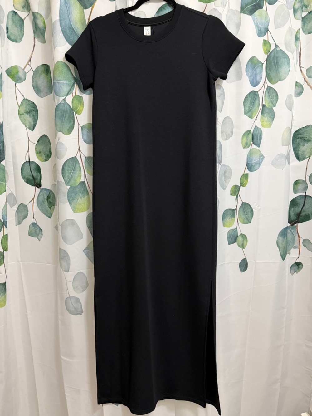 SPANX Airessentials - Classic Black Short-Sleeve Maxi Dress